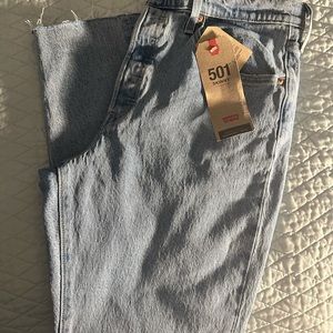 Levi 501 light wash skinny jeans size 31 NWT